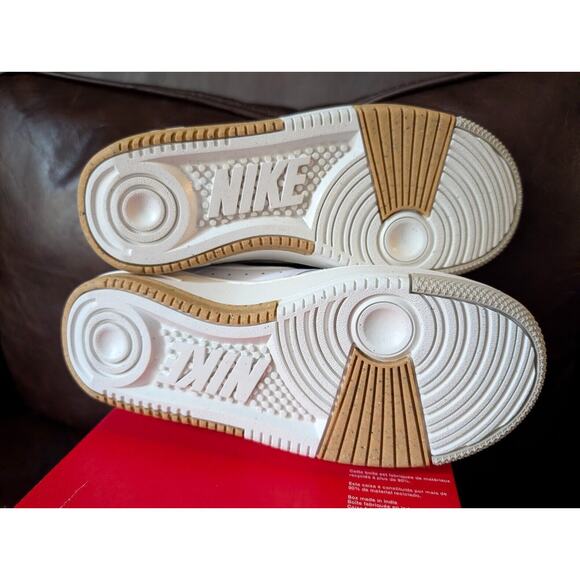 Women's Nike, Gamma Force Sneaker DX9176-103 White/Phantom-Light Bone-Sanddrift - Picture 3 of 5